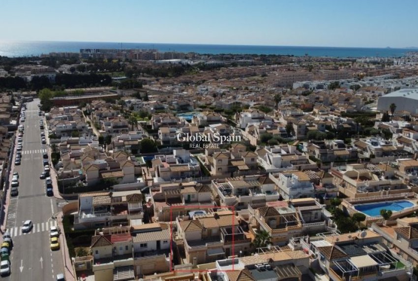 Revente - APPARTEMENT -
TORREVIEJA - Costa Blanca