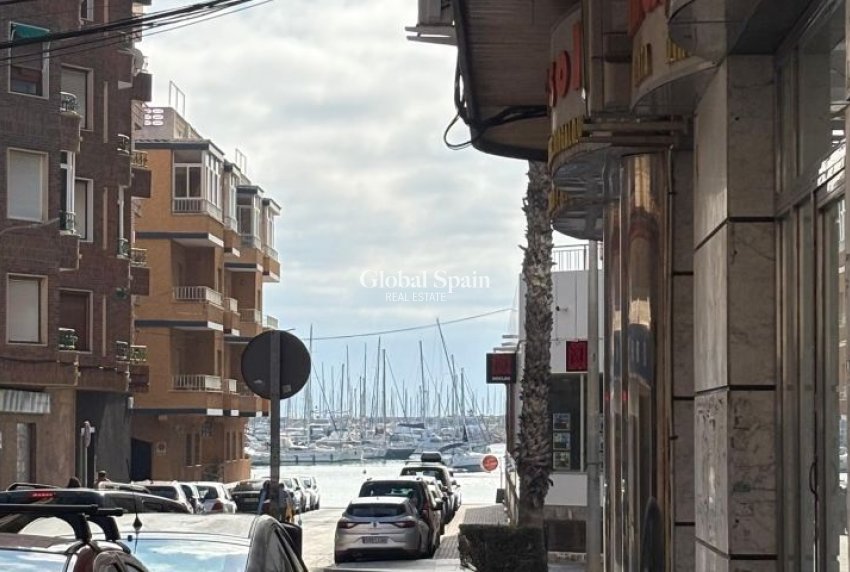 Revente - APPARTEMENT -
TORREVIEJA - Costa Blanca