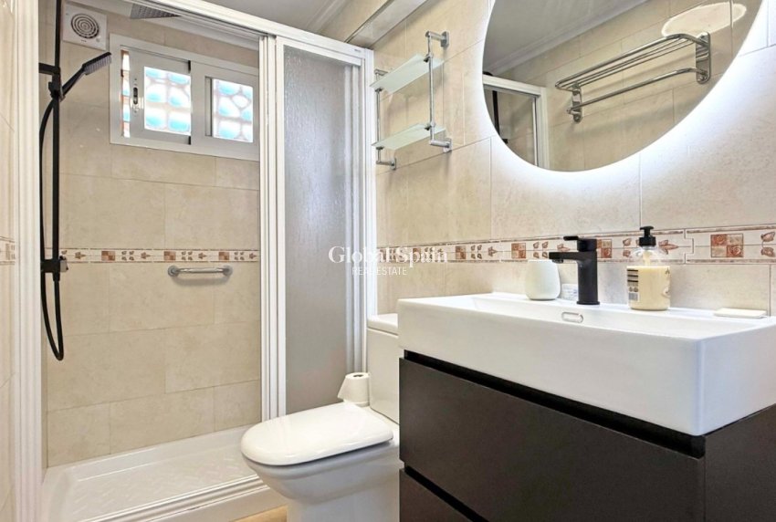 Revente - APPARTEMENT -
TORREVIEJA - Costa Blanca