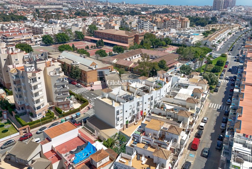 Revente - APPARTEMENT -
TORREVIEJA - Costa Blanca