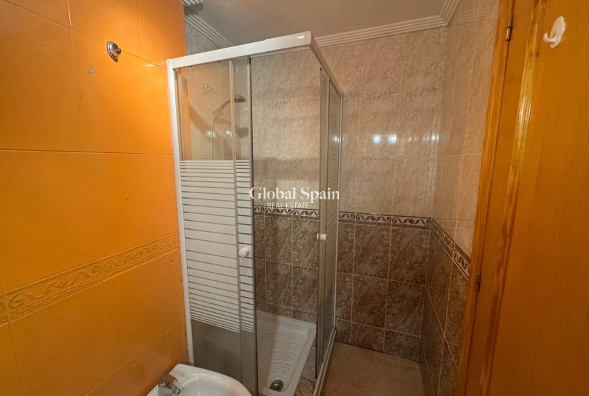 Revente - APPARTEMENT -
TORREVIEJA - Costa Blanca