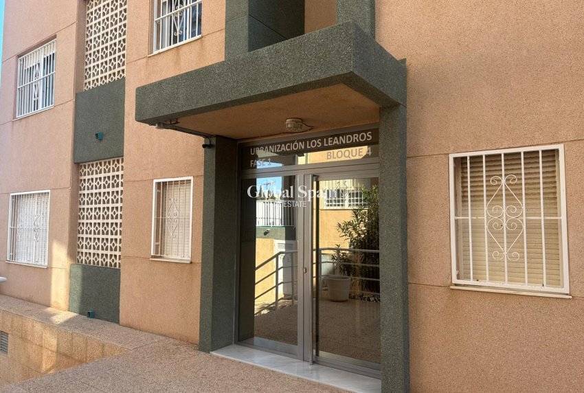 Revente - APPARTEMENT -
TORREVIEJA - Costa Blanca