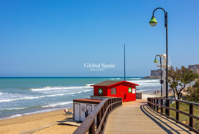 Revente - APPARTEMENT -
TORREVIEJA - Costa Blanca