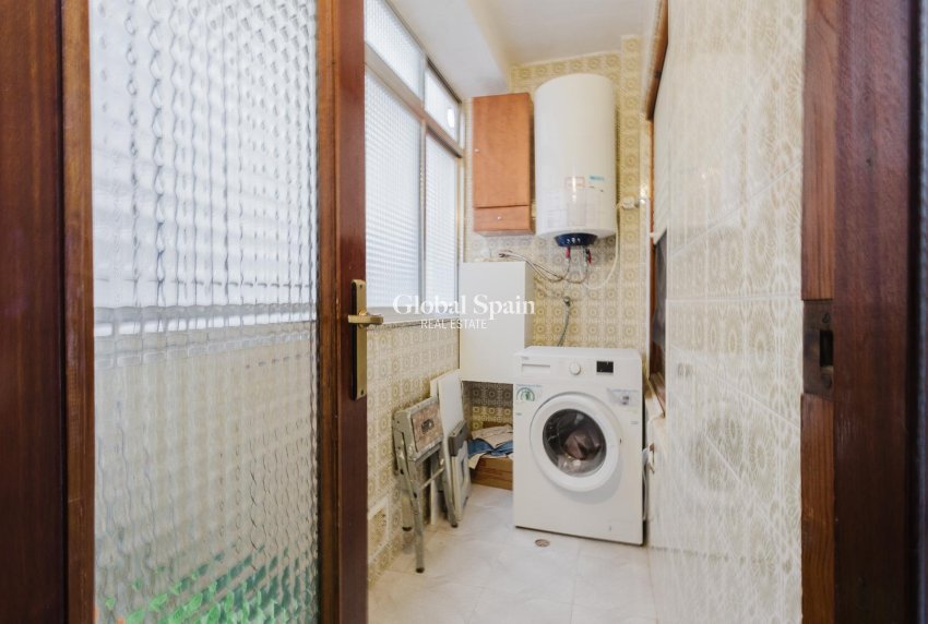 Revente - APPARTEMENT -
TORREVIEJA - Costa Blanca