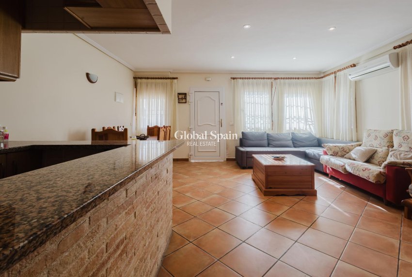 Revente - APPARTEMENT -
TORREVIEJA - Costa Blanca