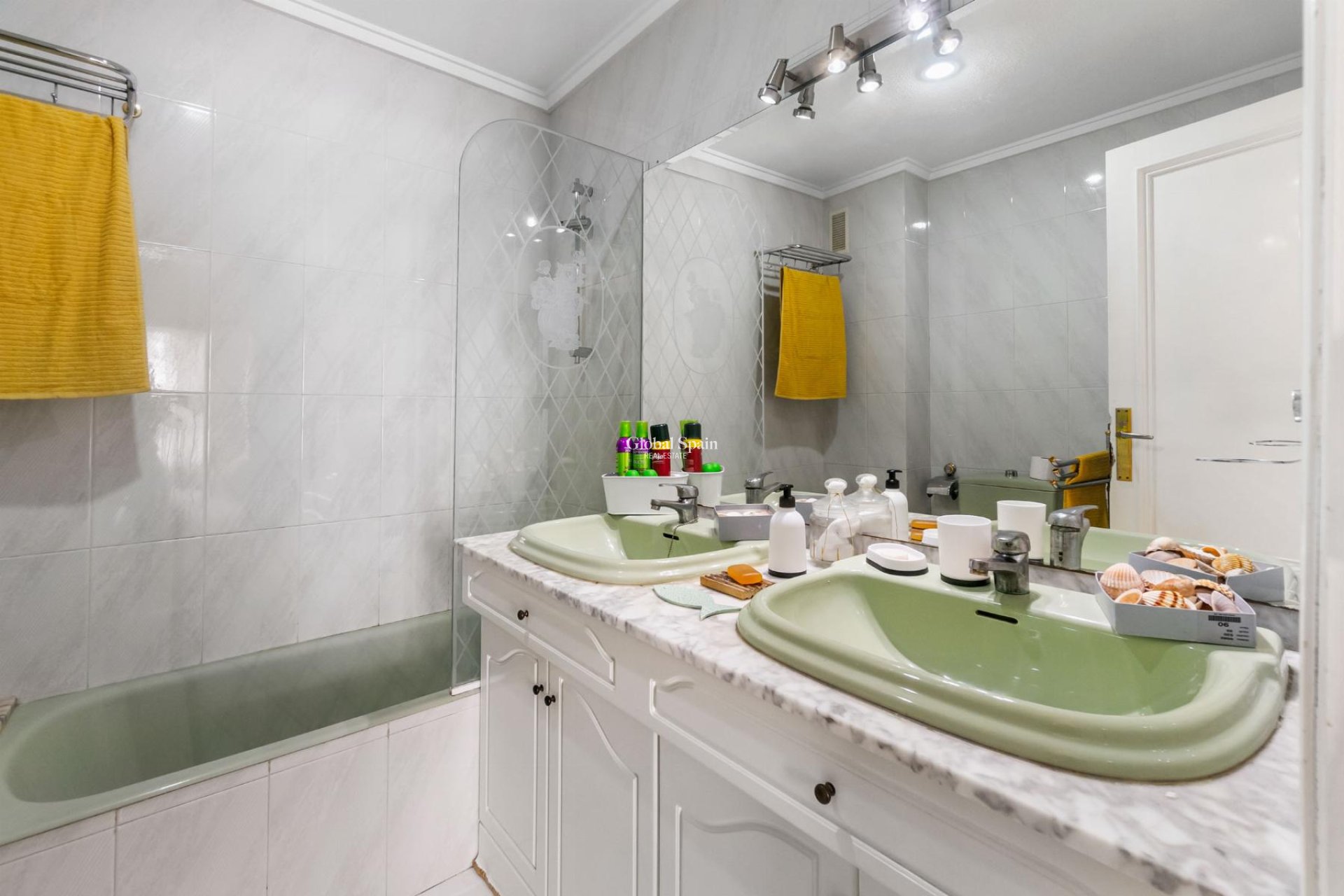 Revente - APPARTEMENT -
TORREVIEJA - Costa Blanca