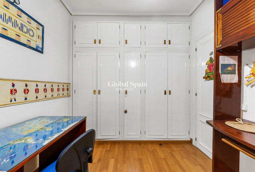 Revente - APPARTEMENT -
TORREVIEJA - Costa Blanca