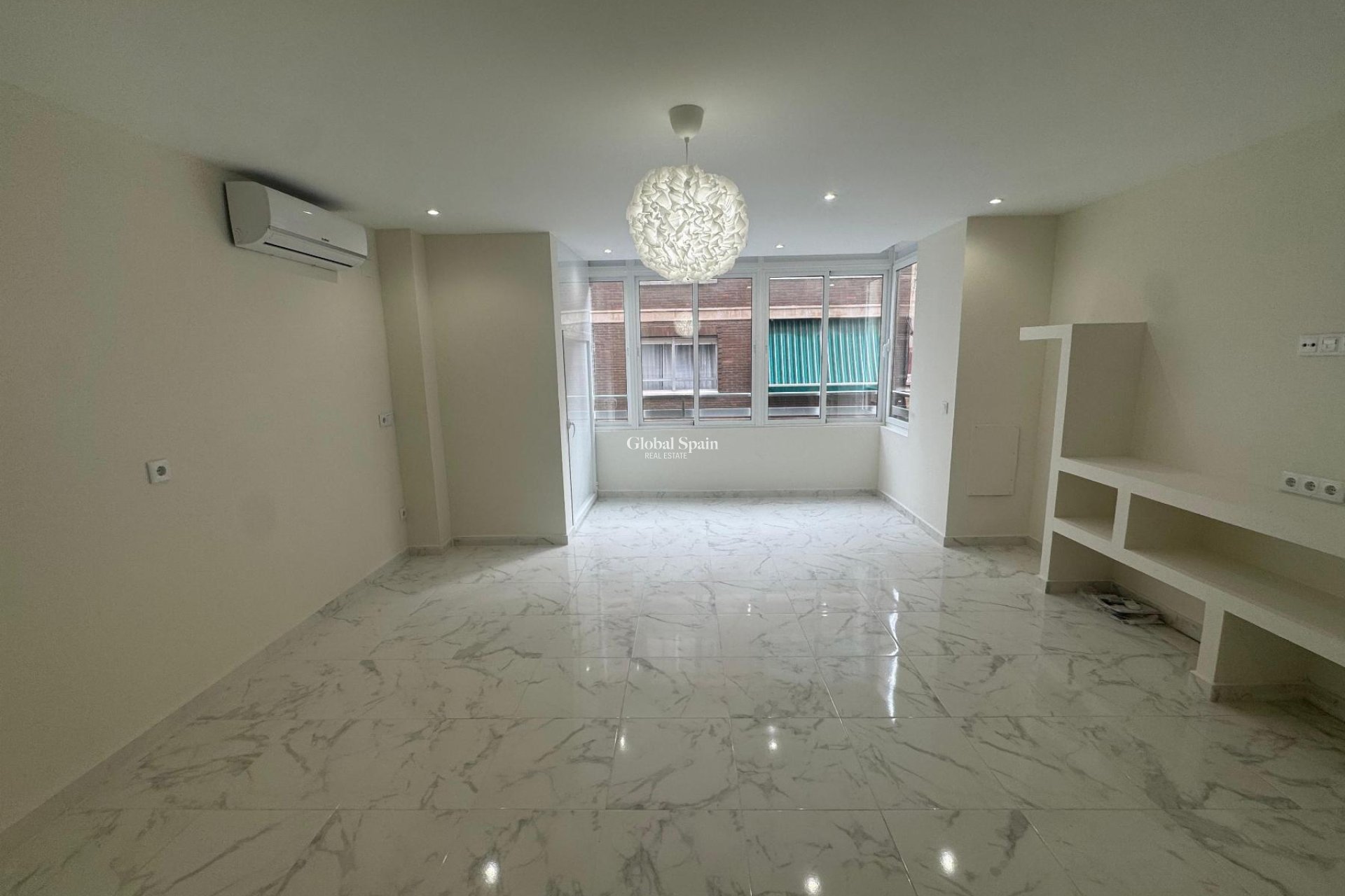 Revente - APPARTEMENT -
TORREVIEJA - Costa Blanca