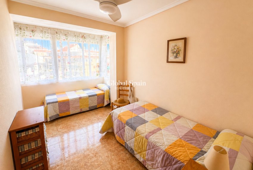 Revente - APPARTEMENT -
TORREVIEJA - Costa Blanca