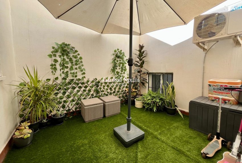 Revente - APPARTEMENT -
TORREVIEJA - Costa Blanca