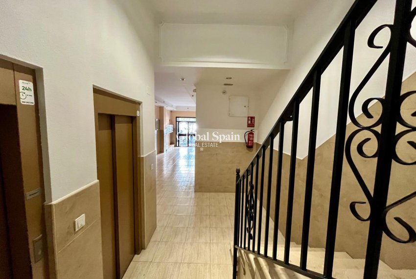 Revente - APPARTEMENT -
TORREVIEJA - Costa Blanca