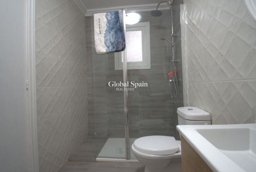Revente - APPARTEMENT -
TORREVIEJA - Costa Blanca