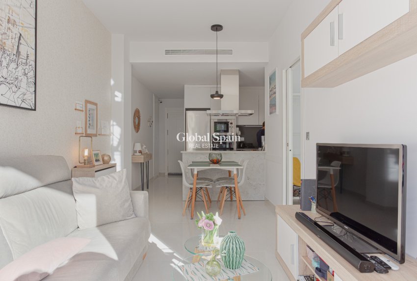 Revente - APPARTEMENT -
TORREVIEJA - Costa Blanca