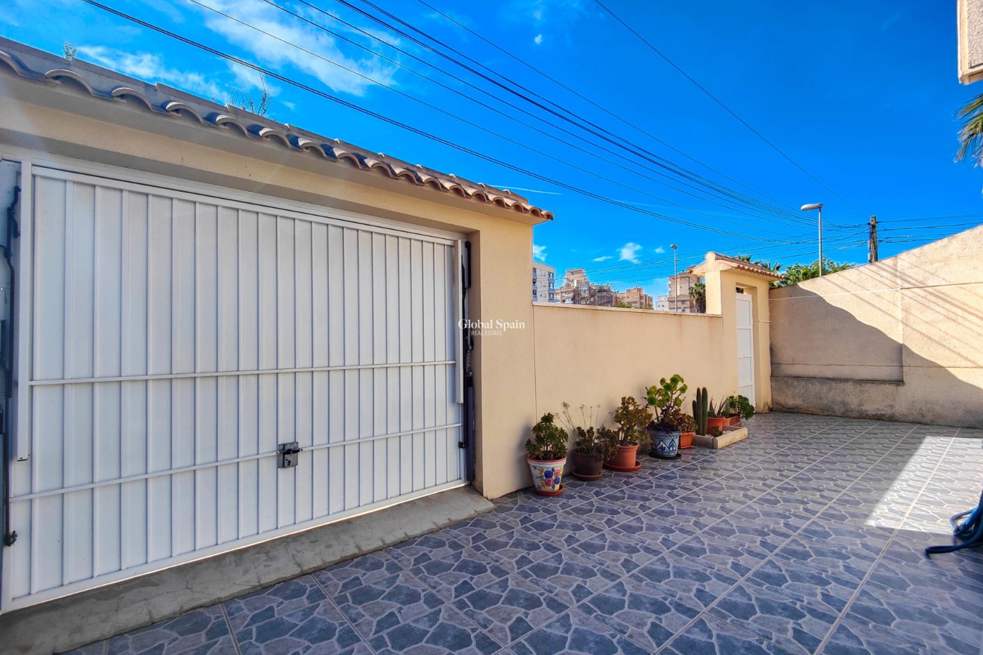Revente - APPARTEMENT -
TORREVIEJA - Costa Blanca