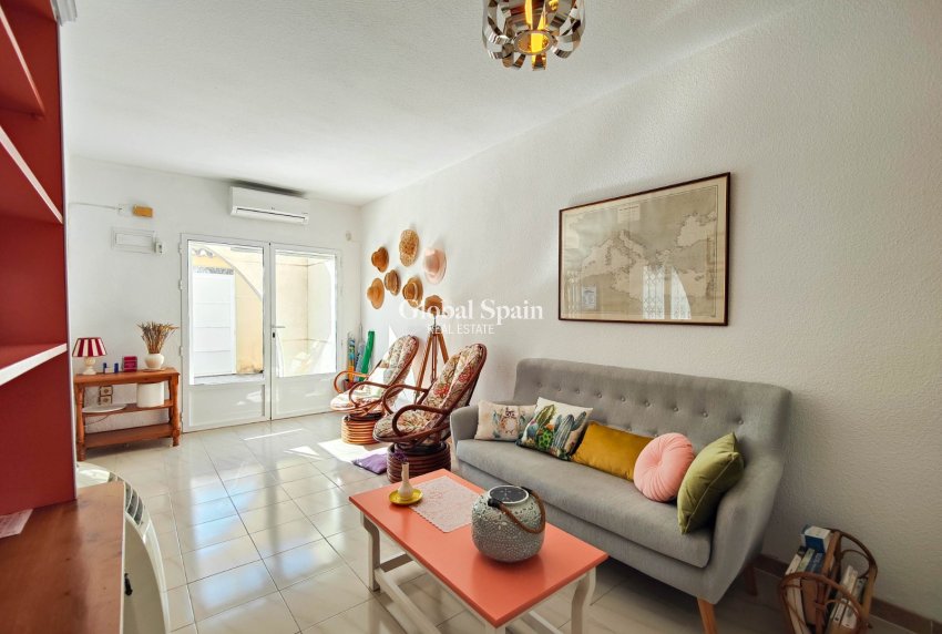 Revente - APPARTEMENT -
TORREVIEJA - Costa Blanca