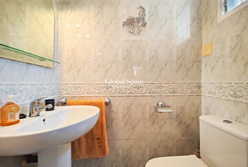 Revente - APPARTEMENT -
TORREVIEJA - Costa Blanca