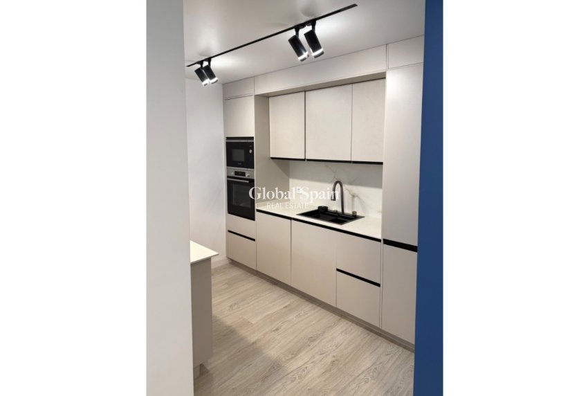 Revente - APPARTEMENT -
TORREVIEJA - Costa Blanca