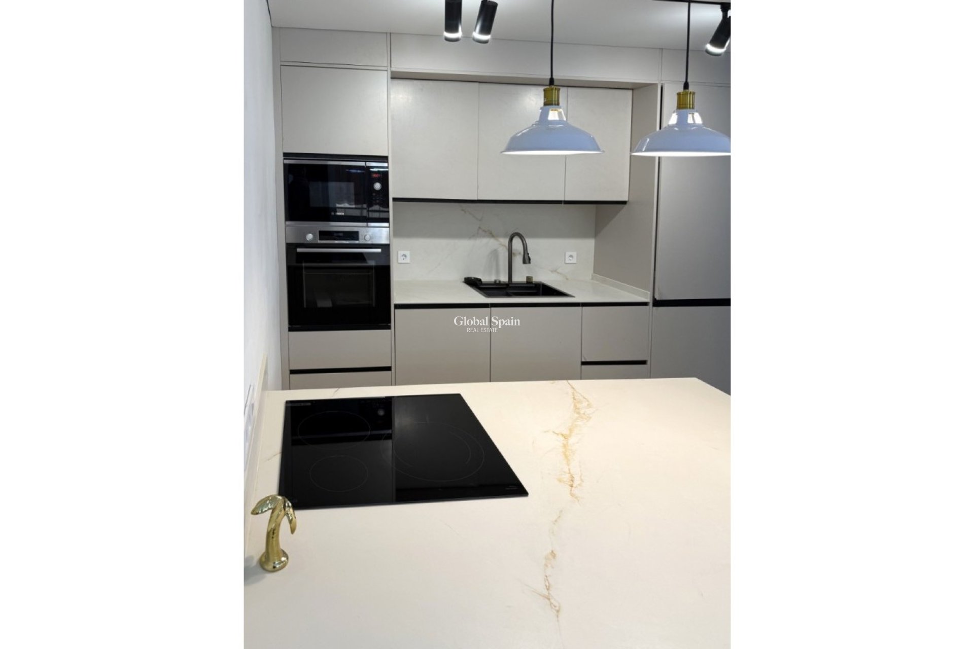 Revente - APPARTEMENT -
TORREVIEJA - Costa Blanca