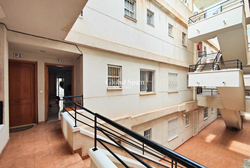 Revente - APPARTEMENT -
TORREVIEJA - Costa Blanca