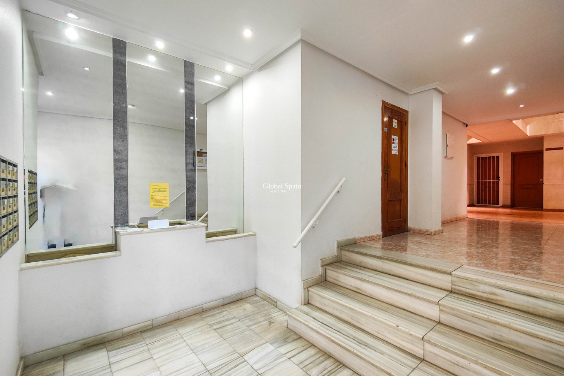 Revente - APPARTEMENT -
TORREVIEJA - Costa Blanca