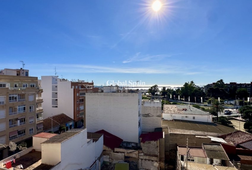 Revente - APPARTEMENT -
TORREVIEJA - Costa Blanca