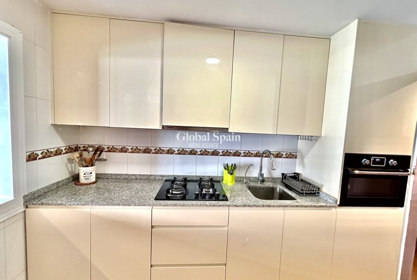 Revente - APPARTEMENT -
TORREVIEJA - Costa Blanca