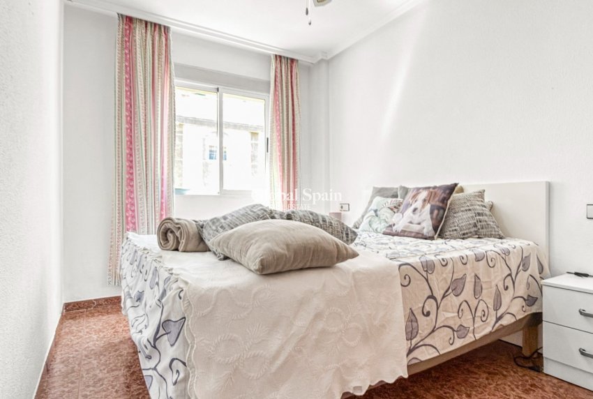 Revente - APPARTEMENT -
TORREVIEJA - Costa Blanca