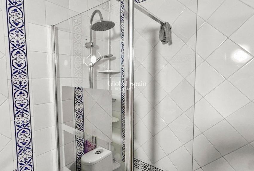 Revente - APPARTEMENT -
TORREVIEJA - Costa Blanca