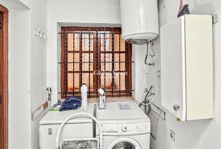 Revente - APPARTEMENT -
TORREVIEJA - Costa Blanca