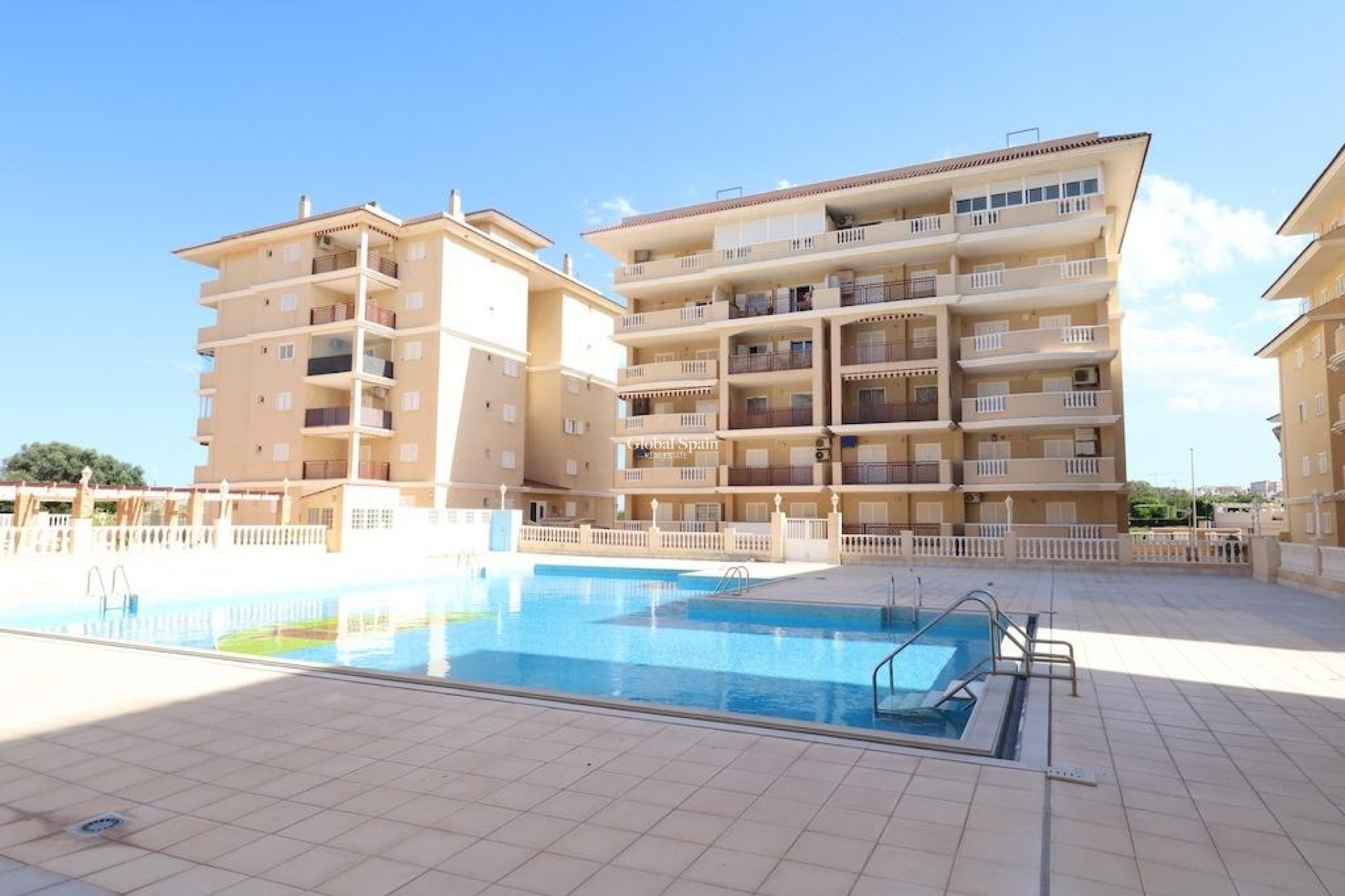 Revente - APPARTEMENT -
TORREVIEJA - Costa Blanca