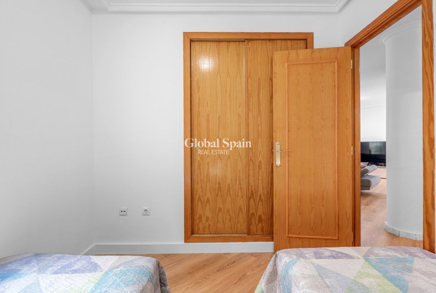 Revente - APPARTEMENT -
TORREVIEJA - Costa Blanca