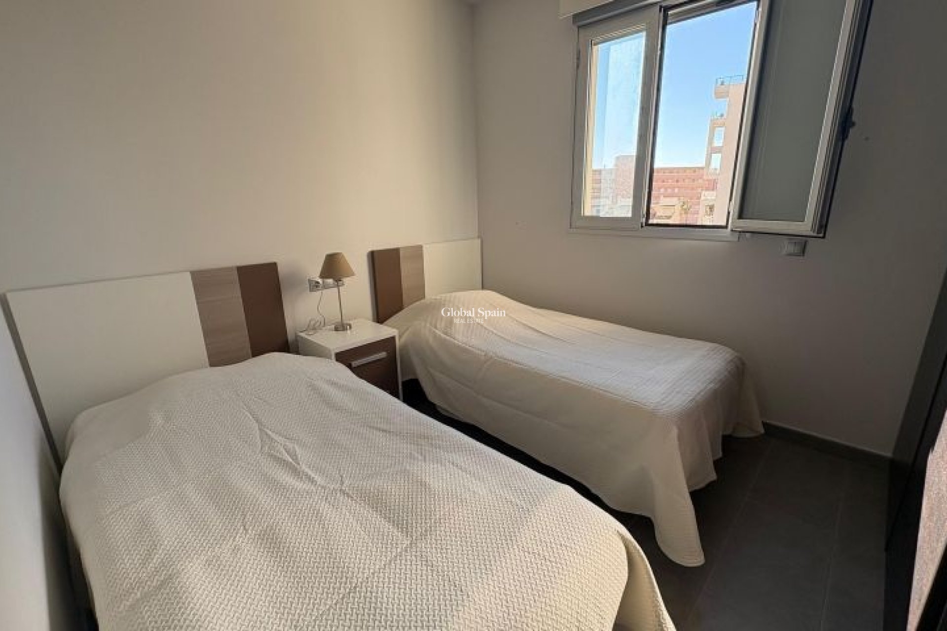 Revente - APPARTEMENT -
TORREVIEJA - Costa Blanca
