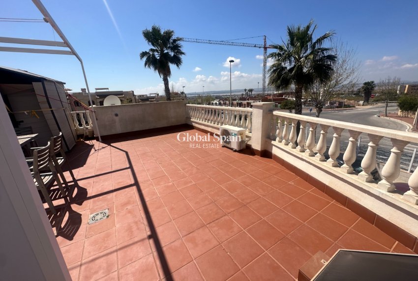 Revente - APPARTEMENT -
TORREVIEJA - Costa Blanca