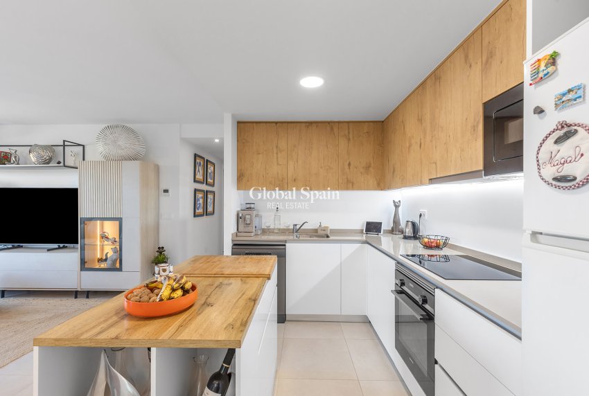 Revente - APPARTEMENT -
TORREVIEJA - Costa Blanca