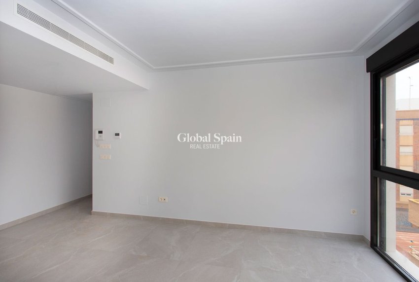 Revente - APPARTEMENT -
TORREVIEJA - Costa Blanca