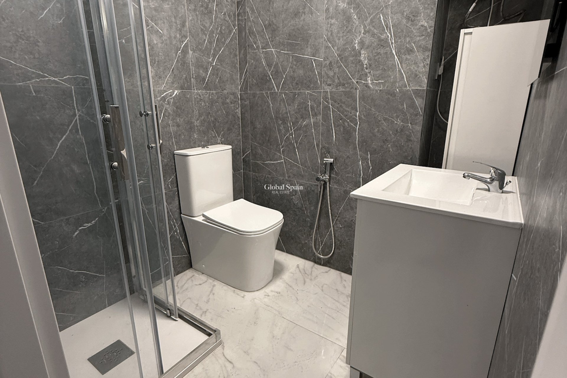 Revente - APPARTEMENT -
TORREVIEJA - Costa Blanca