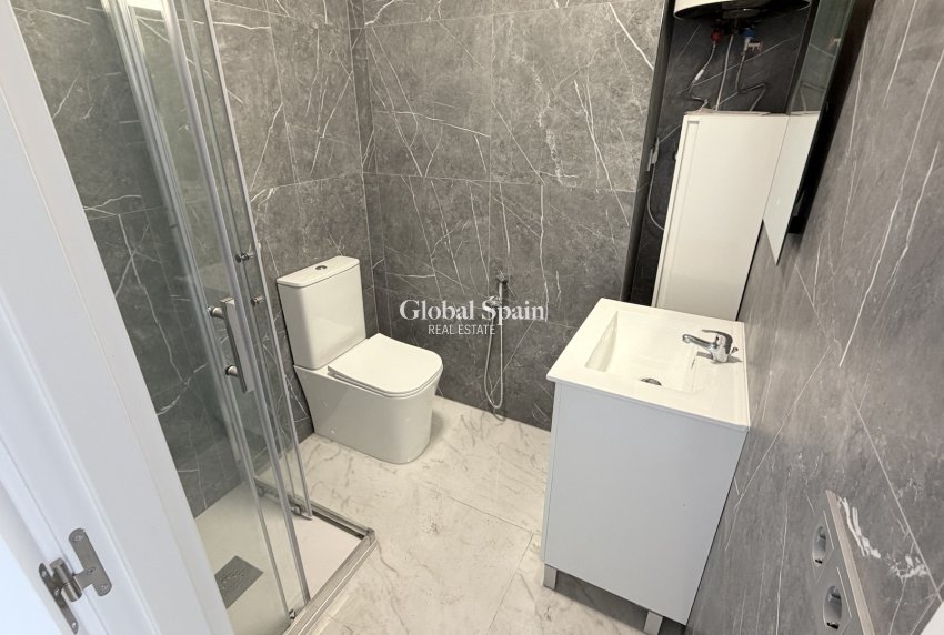 Revente - APPARTEMENT -
TORREVIEJA - Costa Blanca