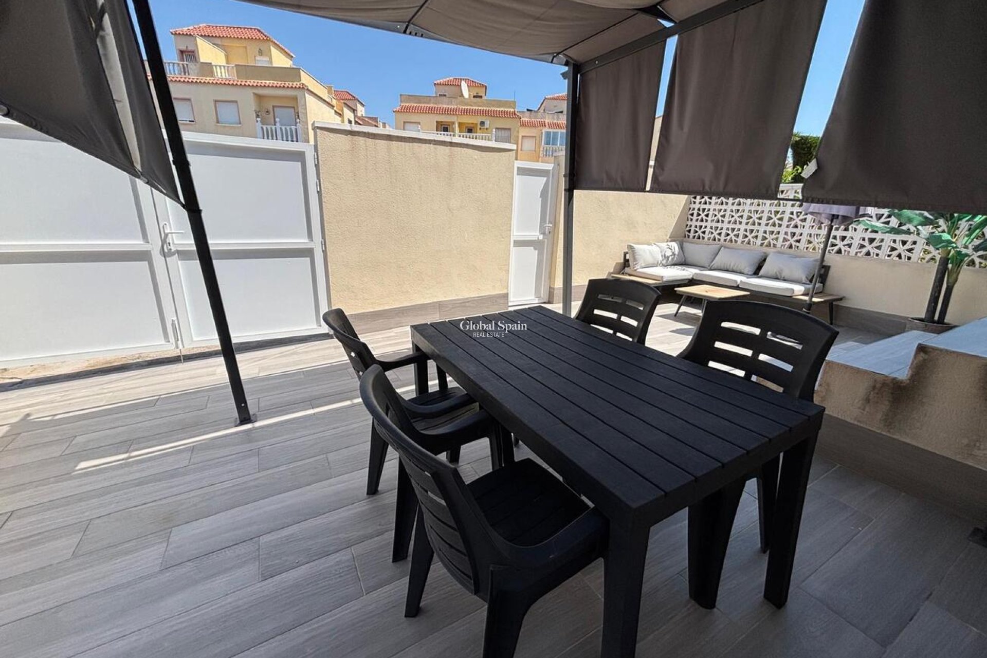 Revente - APPARTEMENT -
TORREVIEJA - Costa Blanca