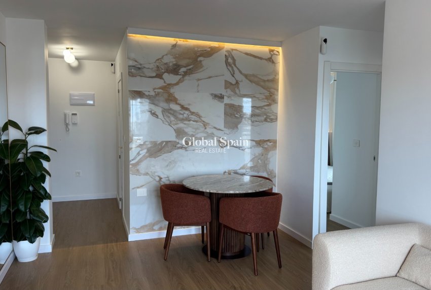 Revente - APPARTEMENT -
TORREVIEJA - Costa Blanca