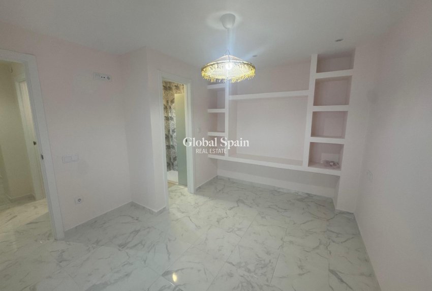 Revente - APPARTEMENT -
TORREVIEJA - Costa Blanca