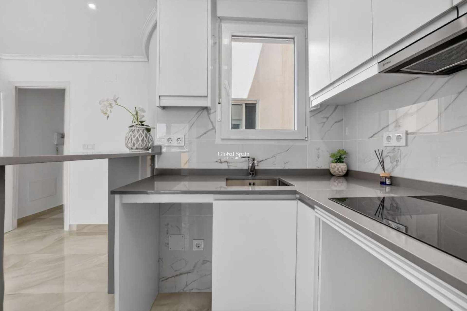 Revente - APPARTEMENT -
TORREVIEJA - Costa Blanca