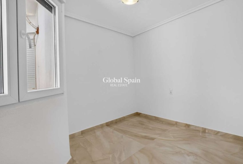 Revente - APPARTEMENT -
TORREVIEJA - Costa Blanca