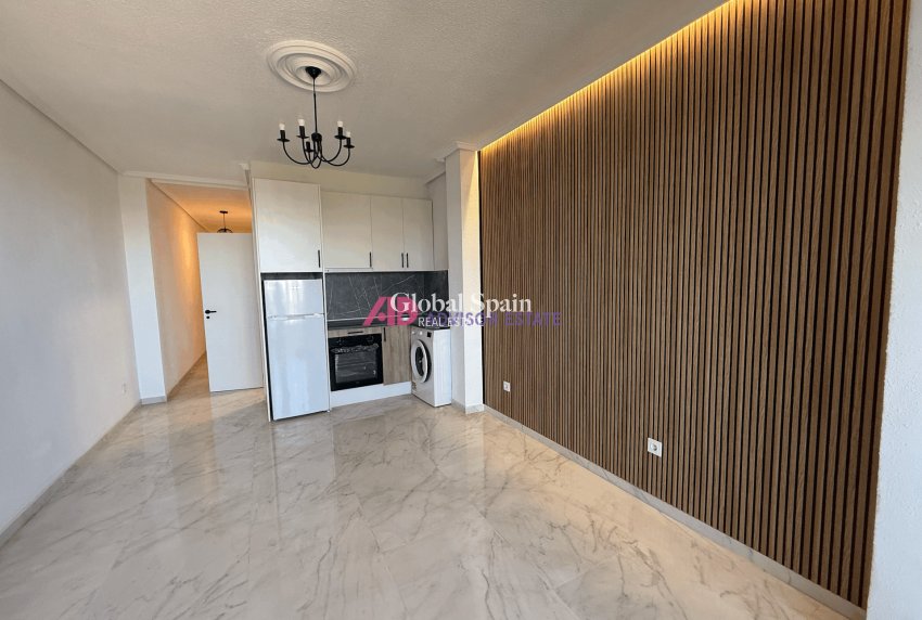 Revente - APPARTEMENT -
TORREVIEJA - Costa Blanca