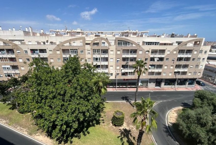 Revente - APPARTEMENT -
TORREVIEJA - Costa Blanca