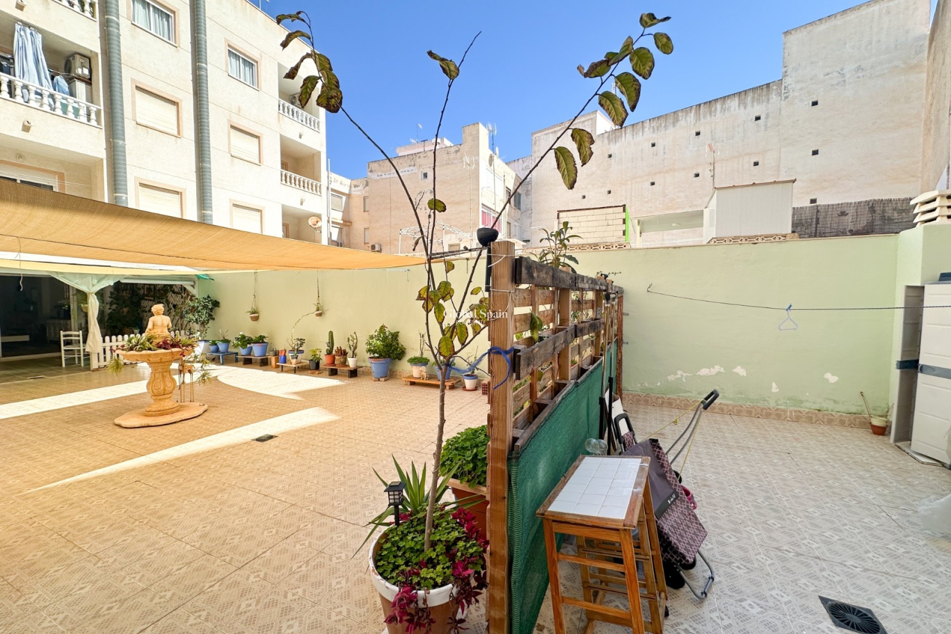 Revente - APPARTEMENT -
TORREVIEJA - Costa Blanca