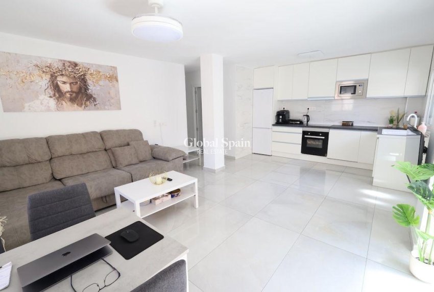 Revente - APPARTEMENT -
TORREVIEJA - Costa Blanca