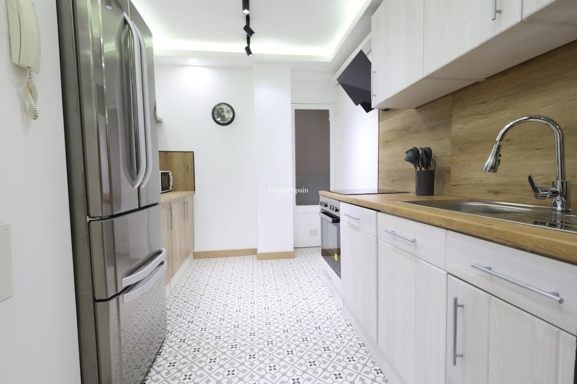 Revente - APPARTEMENT -
TORREVIEJA - Costa Blanca