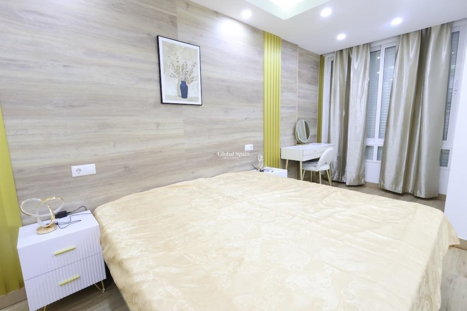 Revente - APPARTEMENT -
TORREVIEJA - Costa Blanca