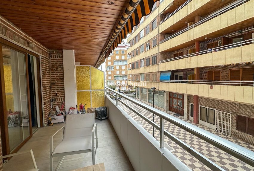 Revente - APPARTEMENT -
TORREVIEJA - Costa Blanca