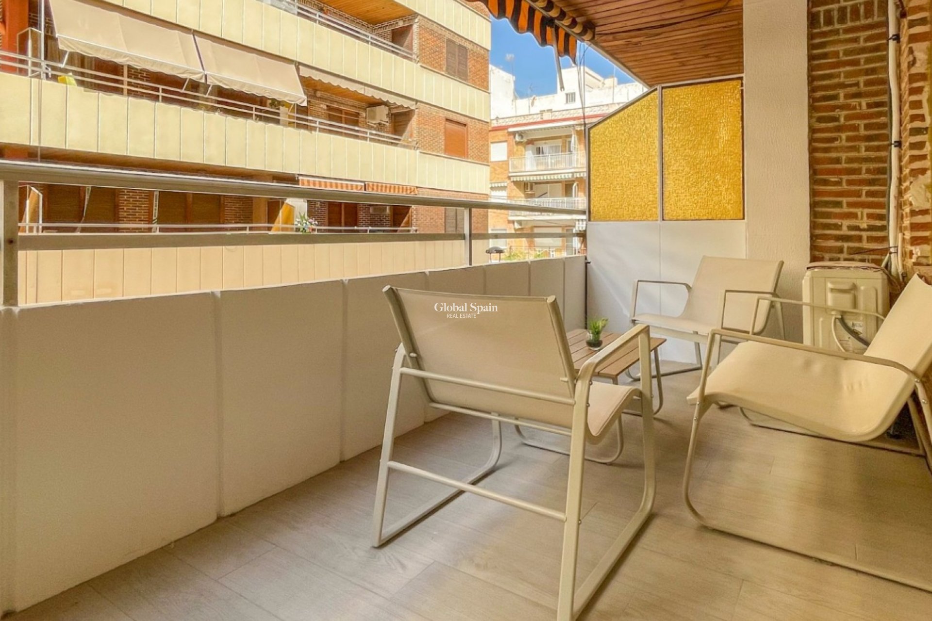 Revente - APPARTEMENT -
TORREVIEJA - Costa Blanca